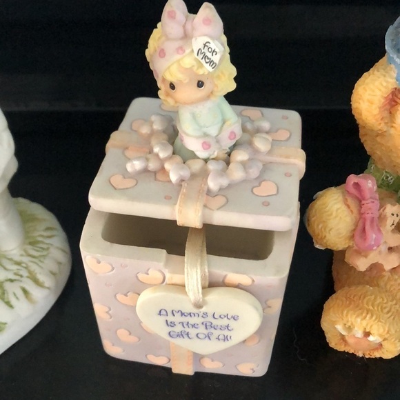 3 Figurine/Ornaments - Picture 3 of 6